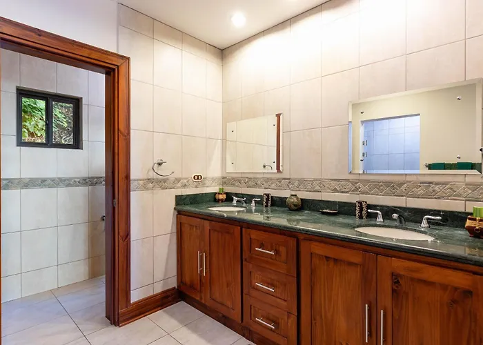Casa Antonelli 4br Infinity Pool Pet Friendly Playa Hermosa (Guanacaste)
