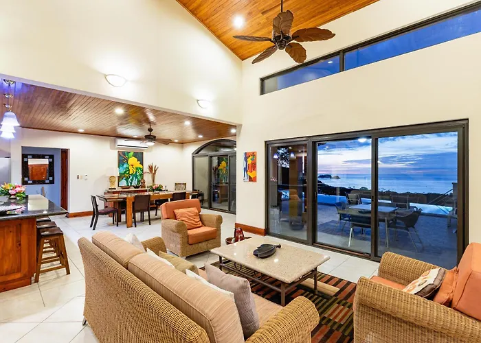Casa Antonelli 4br Infinity Pool Pet Friendly * Playa Hermosa (Guanacaste)